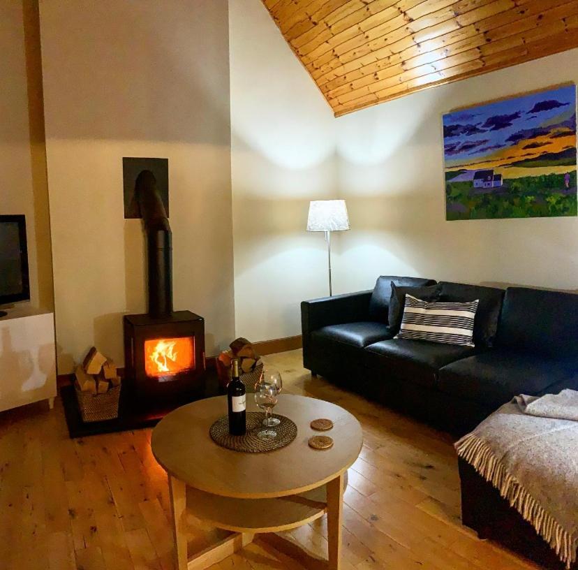 Head In The Skye - Healabhal Cottage Ose エクステリア 写真
